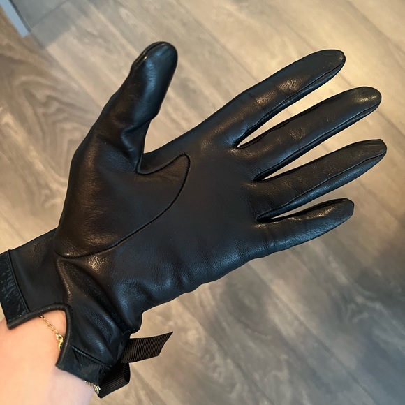 Leather Gloves - Picture 3 of 4